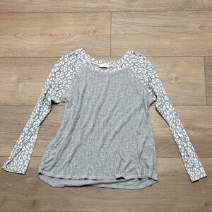 Pink Lily Small Gray and White Leopard Long Sleeve Top